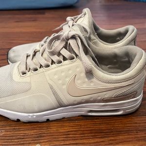 Nike brown air max size 7.5
